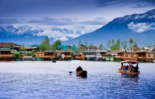 Special Kashmir Family Tour Package